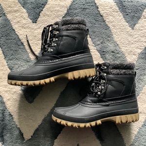 Hilfiger winter boots Women’s Sz 8 black